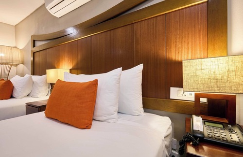 Jwaneng Hotel | Discover Cresta Jwaneng: Family-Friendly Stay with Pool