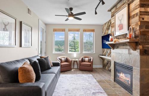 Kimball Junction Apartment | Inviting Crestview Condominiums with Pool & Hot Tub Access