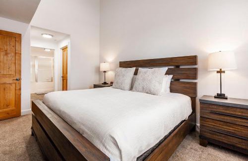 Kimball Junction Apartment | Inviting Crestview Condominiums with Pool & Hot Tub Access