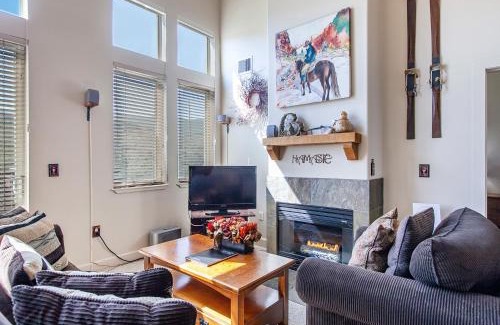 Kimball Junction Apartment | Inviting Crestview Condominiums with Pool & Hot Tub Access