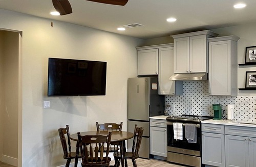 Crestview Apartment | Top-Rated Winstead Walkup in Central Austin, Crestview