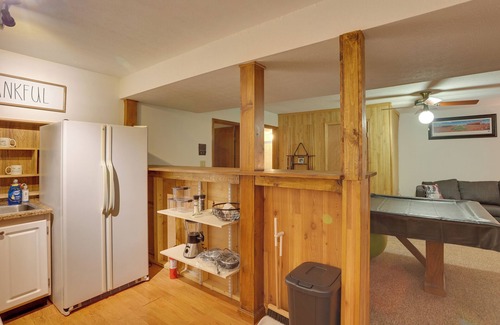 Crestwood Apartment | Inviting Crestwood Apartment with Hot Tub & Pool Table