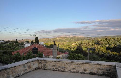 Tilisos Villa | Experience Cretan Traditional Home: Pet-Friendly Retreat