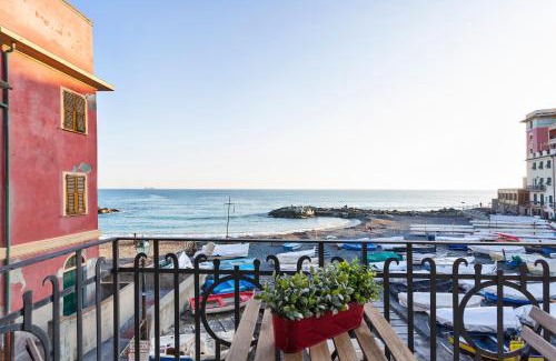 Sturla Apartment | Oceanfront Retreat at Creuza de Ma by Wonderful Italy
