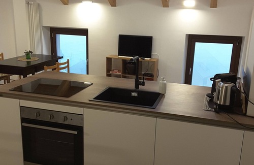 Voltri Apartment | Crevari's Mansarda: Pet-Friendly Retreat with Spa & Hot Tub