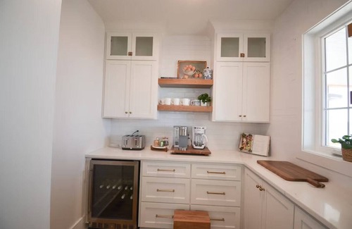 New Bern House | Crew Bern, A riverside retreat located on the serene banks of the Neuse River.