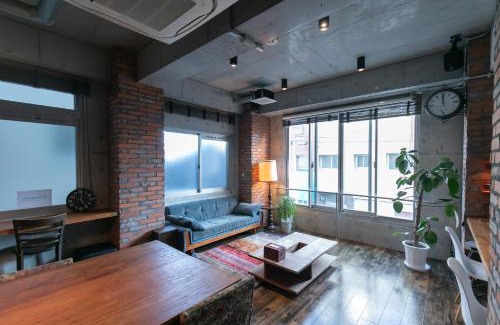 Shin-Osaka Villa | CREWSO Designers House: Ideal Retreat with Hot Tub Access
