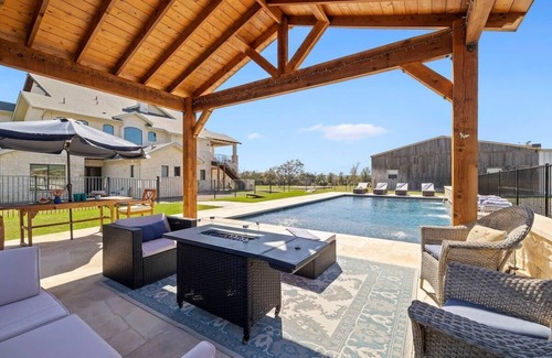 Dripping Springs House | Cricket Hill Ranch: Private Retreat with Inviting Pool
