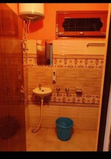 Rampur Bed & Breakfast | Charming Crimson Inn B&B: Child-Friendly & Highly Rated