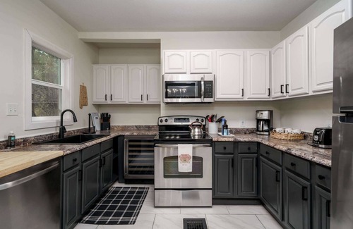 Northport House | Crimson Tide Cottage- 2 King Beds- 2.5 miles to UA
