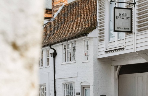Canterbury House | Historic Crippens House: Fireplace, Free Parking & Pets Welcome