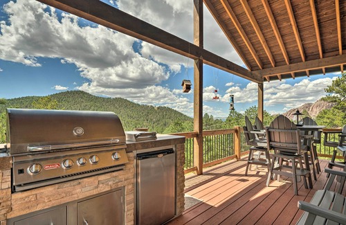Cripple Creek Cottage | Scenic Cripple Creek Mountain Retreat with Hot Tub & Views