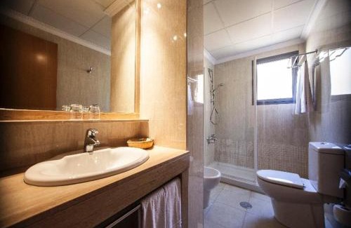 Almeria Centro Hotel | Budget-Friendly Torreluz Senior: Family and Accessible Comfort