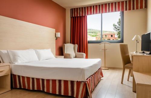 La Selva del Camp Hotel | Affordable Comfort at Crisol La Selva with Pool & Dining
