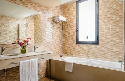 La Selva del Camp Hotel | Affordable Comfort at Crisol La Selva with Pool & Dining