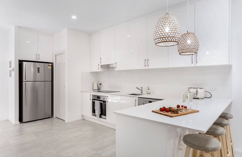 Fingal Bay House | Elegant Family Villa Near Beach with Free Wifi & Pets Welcome
