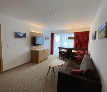 Ravaisch Apartment | Family-Friendly Stay at Cristal Appartementhaus - Rated 9.4