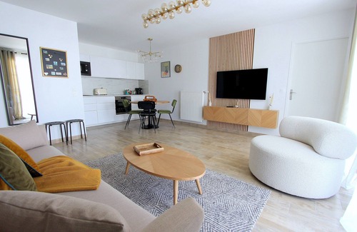 Serris Apartment | Family-Friendly Stay at Cristal2 Near Disneyland
