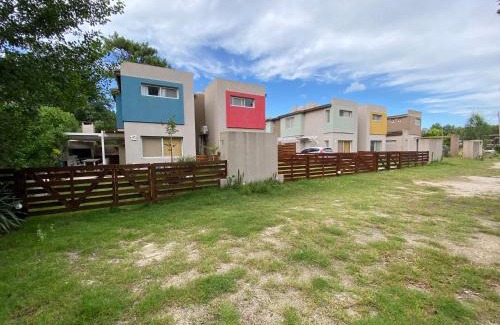 Villa Gesell Cabin | Discover Cristales De Agua: Pet-Friendly Ocean View Retreat