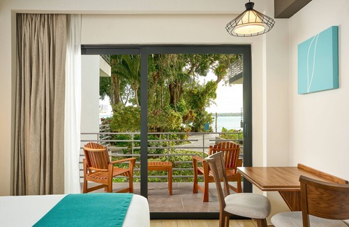 Chetumal Hotel | Relaxing Cristalino Lagoon Front Hotel with Pool & Spa