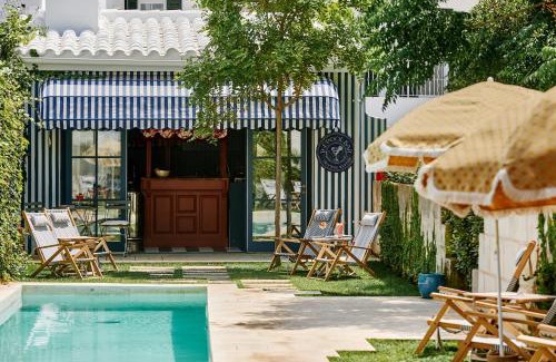 Mahon Hotel | Elegant Cristine Bedford: Oceanfront Stay with Pool & Pets