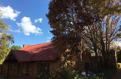 Dullstroom Apartment | Relax at Critchley Hackle - Managers Cottage with Pool & Spa