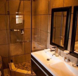 Dullstroom Hotel | Experience Critchley Hackle: Relax by the Pool & Spa