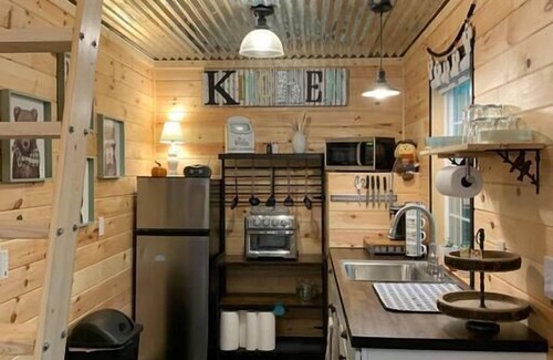 Dunlap Cabin | Family-Friendly Critter Cottage at Coops Creek Cabins