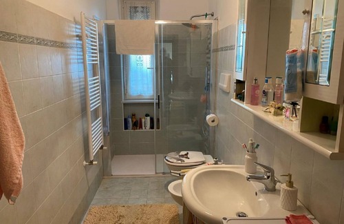 Pescara House | Cozy Croco House in Pescara: Family-Friendly with Breakfast