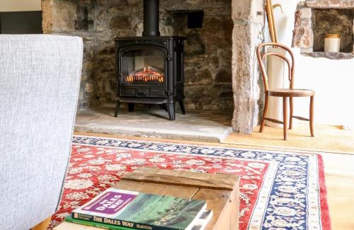 Arncliffe House | Discover Family-Friendly Comfort at Croft Cottage