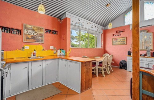 Hepburn Springs Cottage | Cozy Croft Cottage: Pet-Friendly Retreat near Hepburn Springs