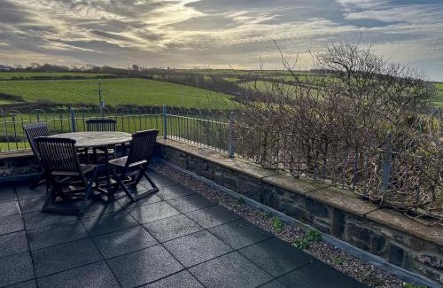 New Quay House | Family-Friendly Retreat at Crogal Stable - 4 Star Comfort