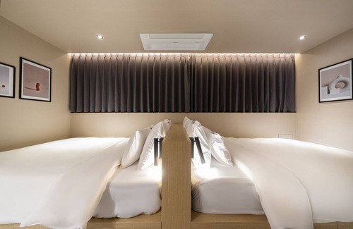 Guri Hotel | Convenient Stay at HOTEL Croissant with Breakfast Included