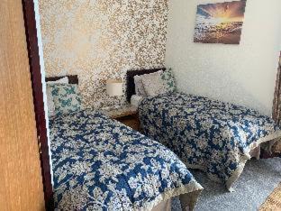Dingwall House | Elegant Cromarty View Guest House with Kitchen Access