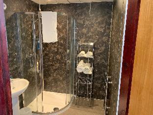 Dingwall House | Elegant Cromarty View Guest House with Kitchen Access