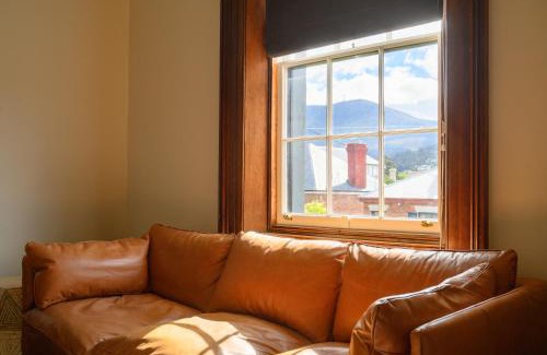 Battery Point Apartment | Oceanfront Cromwell Apartment - 4-Star Rated Retreat