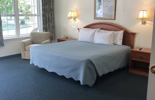 Bar Harbor Hotel | Exceptional Cromwell Harbor Motel with Pool & Breakfast