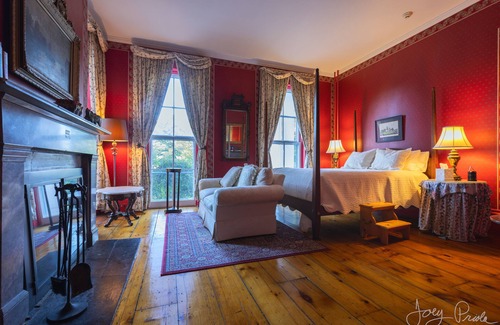 Cornwall Bed & Breakfast | Experience Comfort at Cromwell Manor Inn with Family-Friendly Amenities