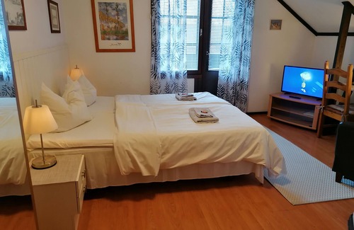 Heinola Bed & Breakfast | Cozy Cronin's Guesthouse B&B with Ocean View & Breakfast