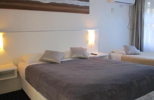 Cronulla Hotel | Discover Cronulla Motor Inn: Family-Friendly with Pool