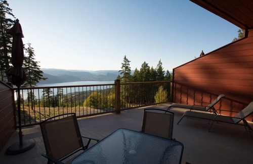 Okanagan-Similkameen House | Top-Rated Crooked Tree Guest Suites - The Fir Suite Awaits