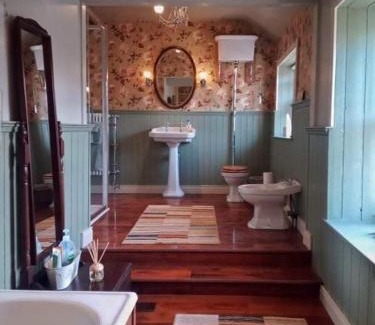 Antrim Bed & Breakfast | Welcoming Crookedstone House: Pet-Friendly Stay with Breakfast