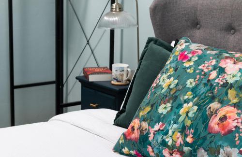 Kewstoke House | Pet-Friendly Crookes House: Guest Rated 9.6/10