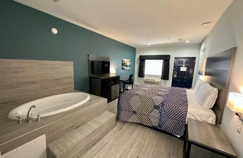 Barrett Hotel | Pet Friendly Crosby Travel Lodge with Hot Tub & Family Fun