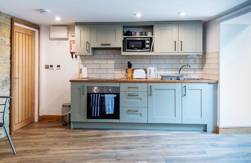Warkworth Cottage | Dog-Friendly Cross House Studio in Scenic Warkworth