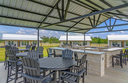 Fredericksburg Cottage | Ocean View Escape at Cross Mountain Cottages #3