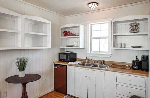 Fredericksburg Cottage | Cozy Cross Mountain Cottages #11 with Family-Friendly Amenities