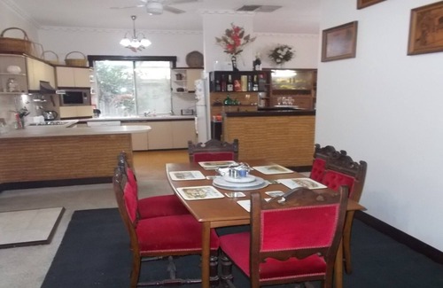 Davenport House | Relax at Cross Roads Traveller's Rest Spa - Pet Friendly Escape