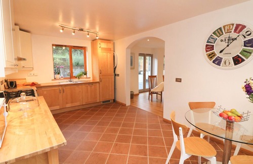Shirwell Cottage | Family-Friendly CROSS SYKE BARN with Open Fire in Barnstaple