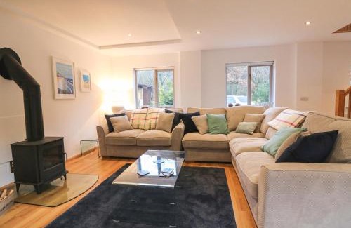 Shirwell House | Discover Family-Friendly Comfort at Cross Syke Barn